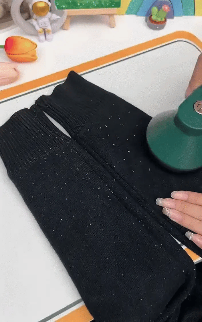 Rechargeable Lint Remover – USB Electric Fabric Shaver for Clothes & Sofas
